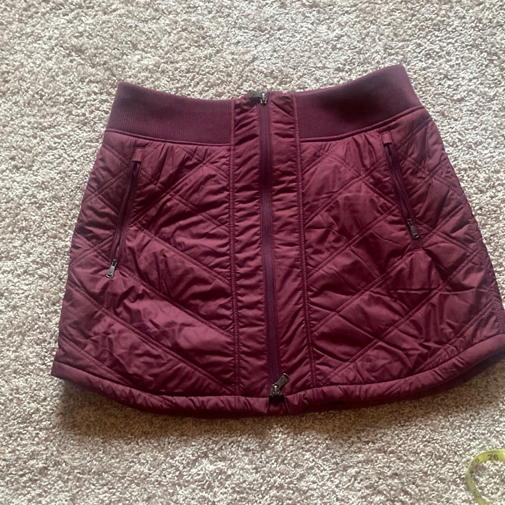 PrAna Maroon quilted skirt XL
